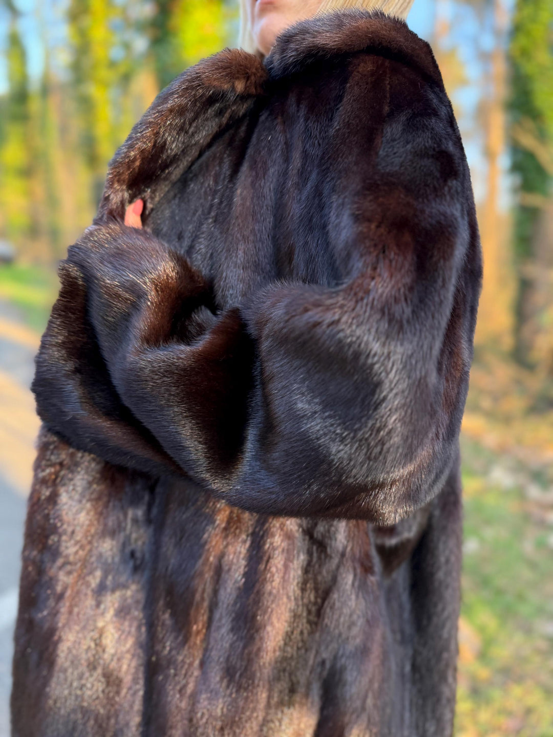 Full-Length Dark Brown Mink Fur Coat, XL/XXL Size, High-Quality Mink Fur, Soft and Luxurious, Classic Elegant Design, Perfect Fur for Winter