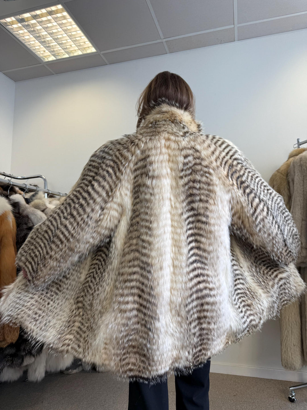 Fin Raccoon Fur Coat, L/XL Size, Real Fur Coat, Women's Fur Coat, Vintage Fur Coat, Raccoon Fur Coat, Real Raccoon Fur, Thick Fur Coat, Fur