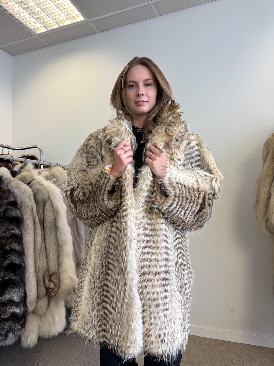 Fin Raccoon Fur Coat, L/XL Size, Real Fur Coat, Women's Fur Coat, Vintage Fur Coat, Raccoon Fur Coat, Real Raccoon Fur, Thick Fur Coat, Fur