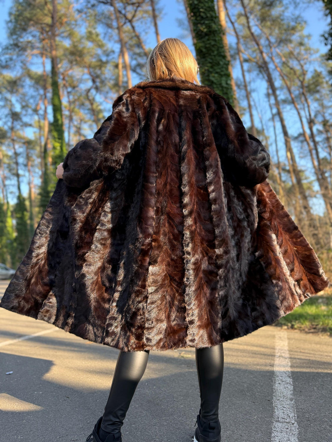 Mink Coat in Natural Brown Color, Medium Size, Long Fur Coat, Real Mink Fur, Elegant & Timeless Women's Outerwear, Thick Soft Mink Fur Coat