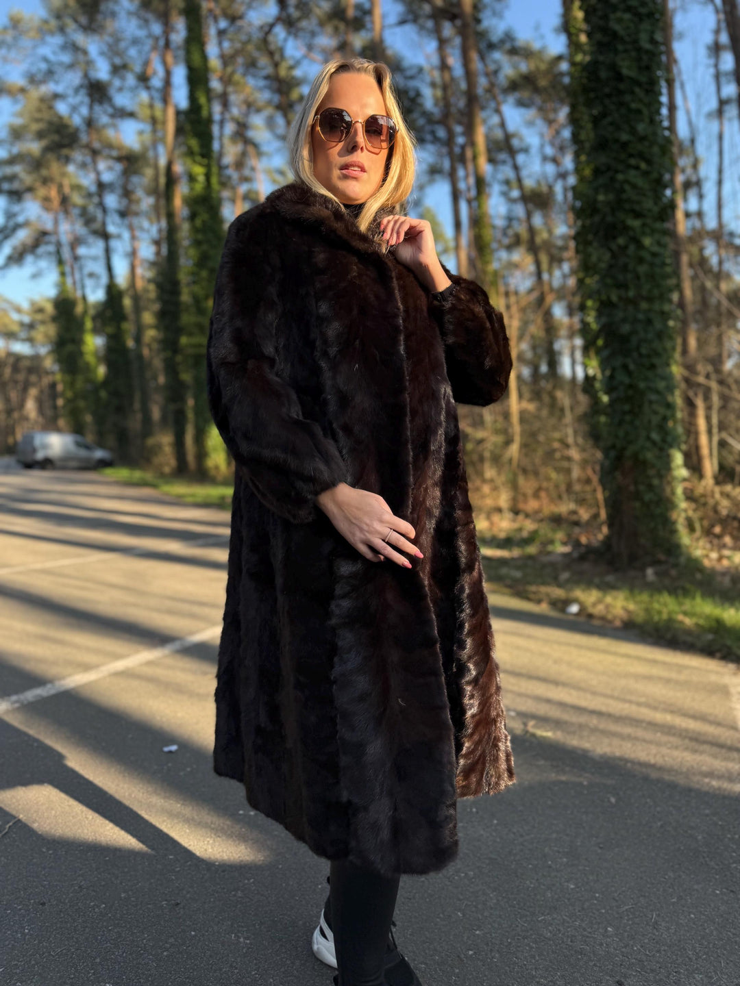 Mink Coat in Natural Brown Color, Medium Size, Long Fur Coat, Real Mink Fur, Elegant & Timeless Women's Outerwear, Thick Soft Mink Fur Coat