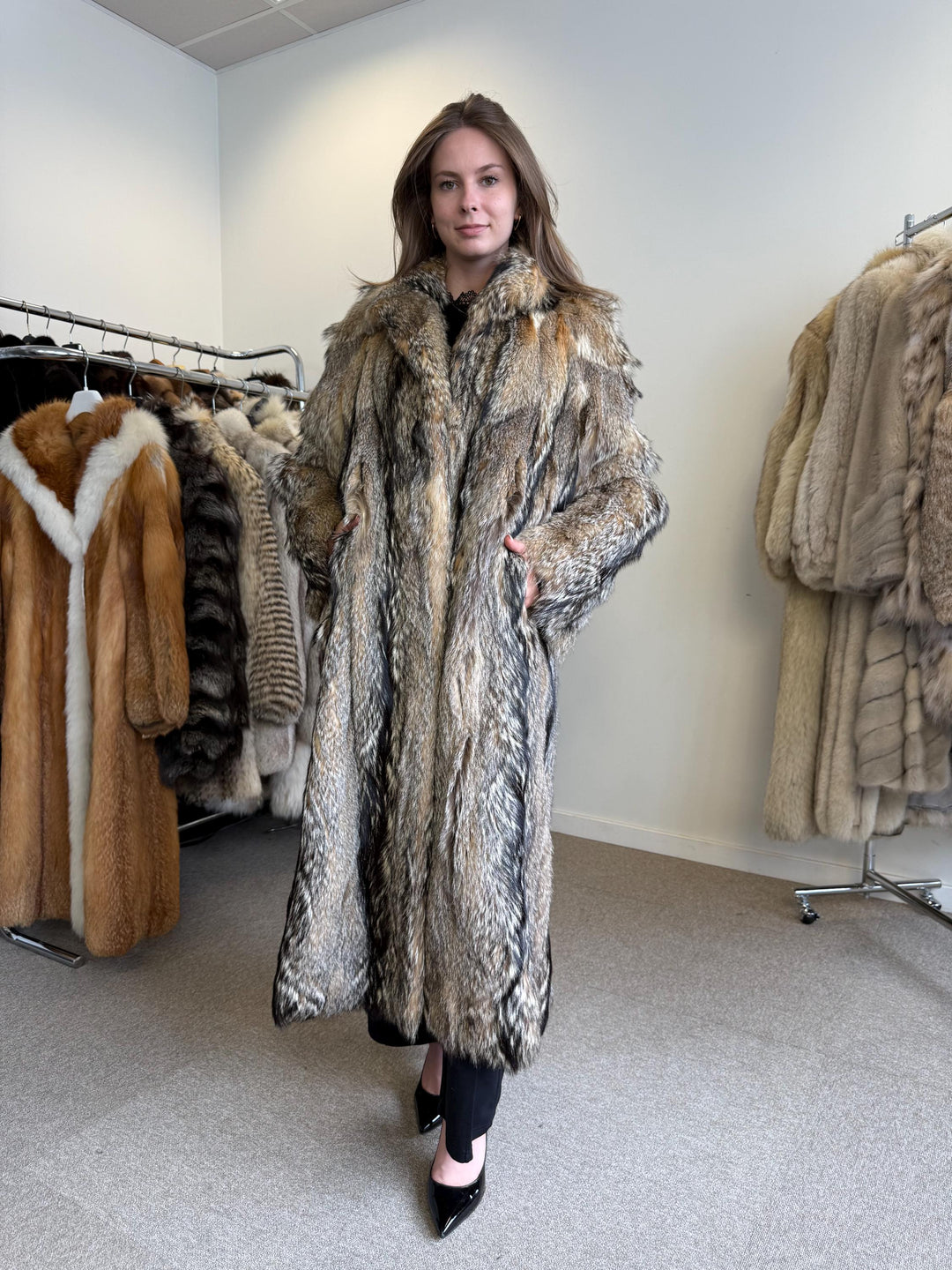 Coyote Fur Coat, M/L Size, Real Fur Coat, Fur Coat, Women's Fur Coat, Real Coyote Fur, Coyote Coat, Vintage Fur Coat, Women's Vintage Coat