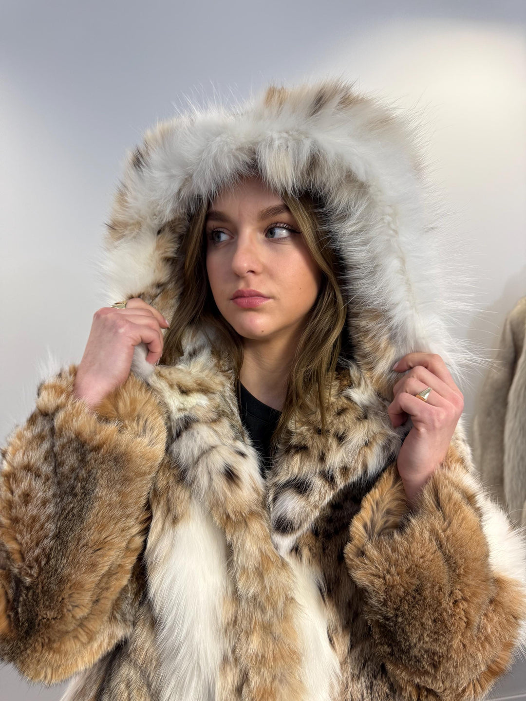 Lynx fur jacket, hooded fur jacket, medium new fur coat, real fur coat, lynx coat, excellent condition, handmade fur coat