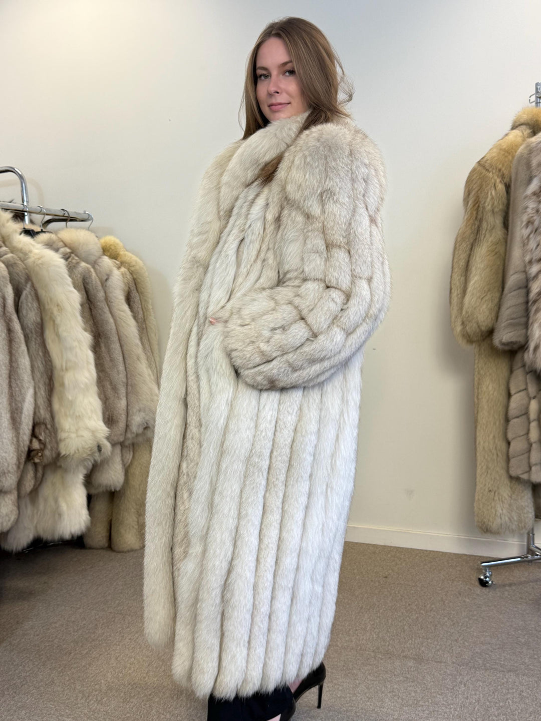 White Blue Fox Fur Coat, Saga Fox Fur Coat, Large Size, Long Fur Coat, Real Fox Fur Coat, White Fox Fur Coat, Vintage Fur Coat, Women's Coat