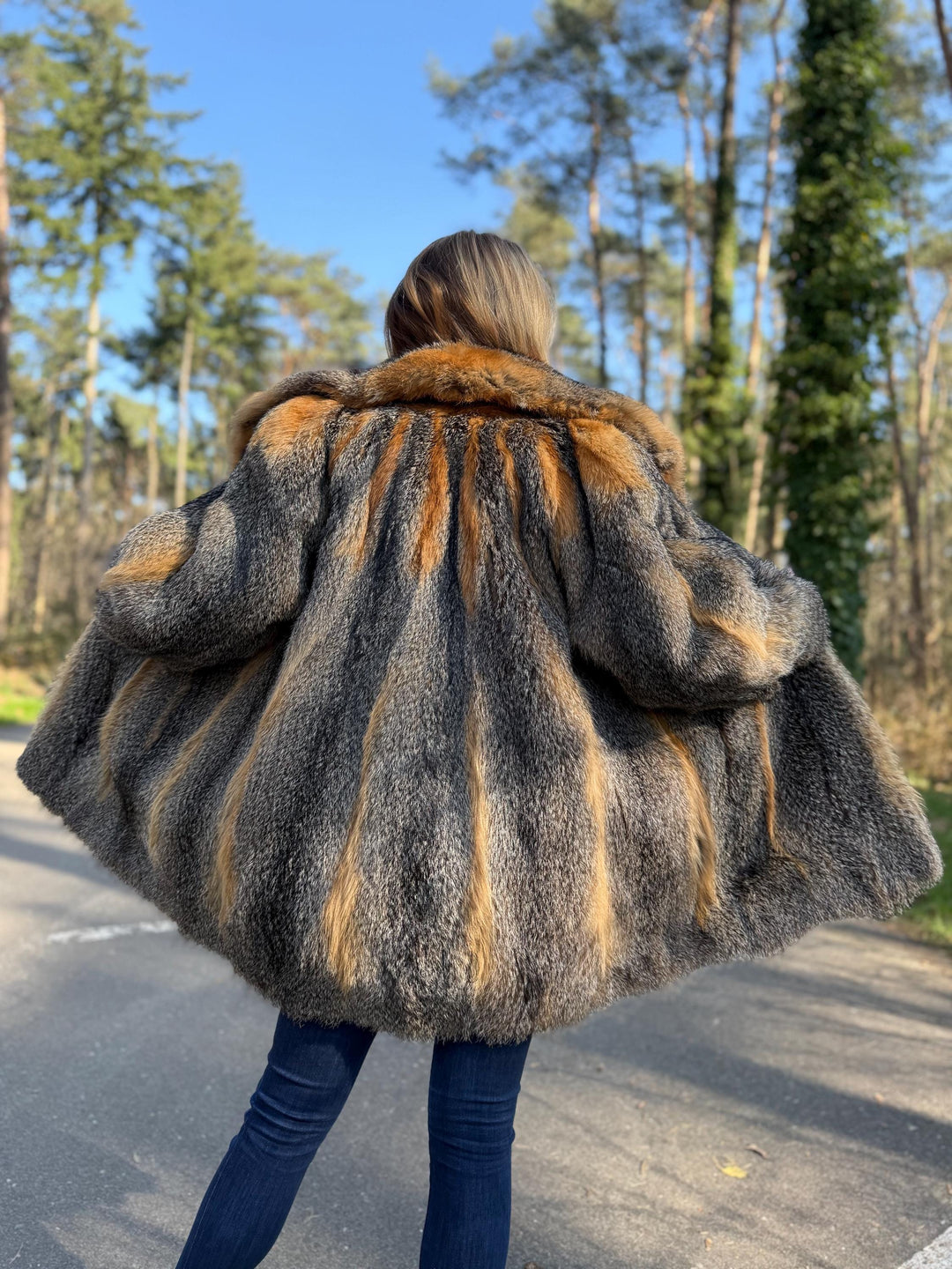 Fox Fur Jacket in L/XL Size, Gray Women's Fur Coat, Cross Fox Design, Soft and Fluffy, Elegant and Eye-Catching, Luxurious Warm Fur, Vintage