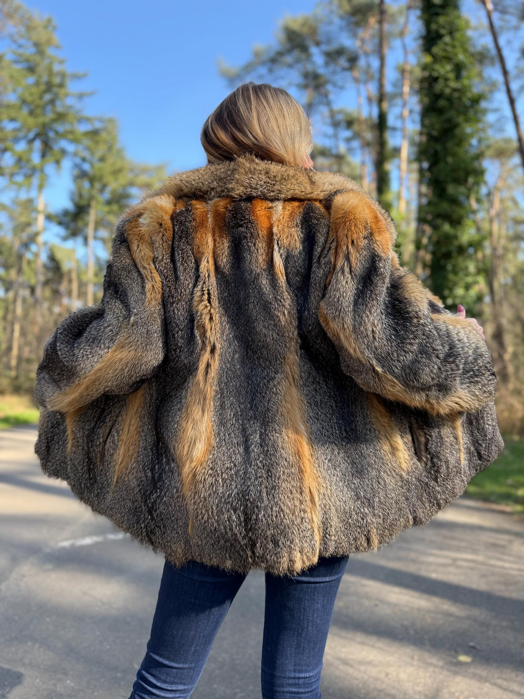 Grey Fox Fur Jacket, Medium Size, Women's Fur Coat, Cross Fox Design, Soft and Fluffy, Elegant and Eye-Catching, Luxurious Warm Fur, Vintage