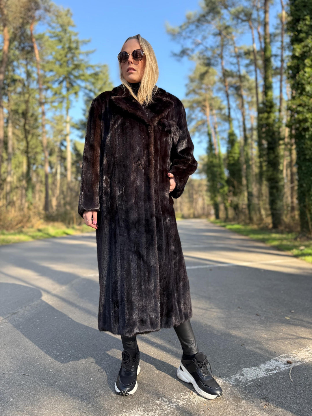 Natural Dark Brown Mink Fur Coat, Large Size, Excellent Condition, Full Length Coat, Soft Luxurious Mink, Classic Elegant Style, Warm Coat