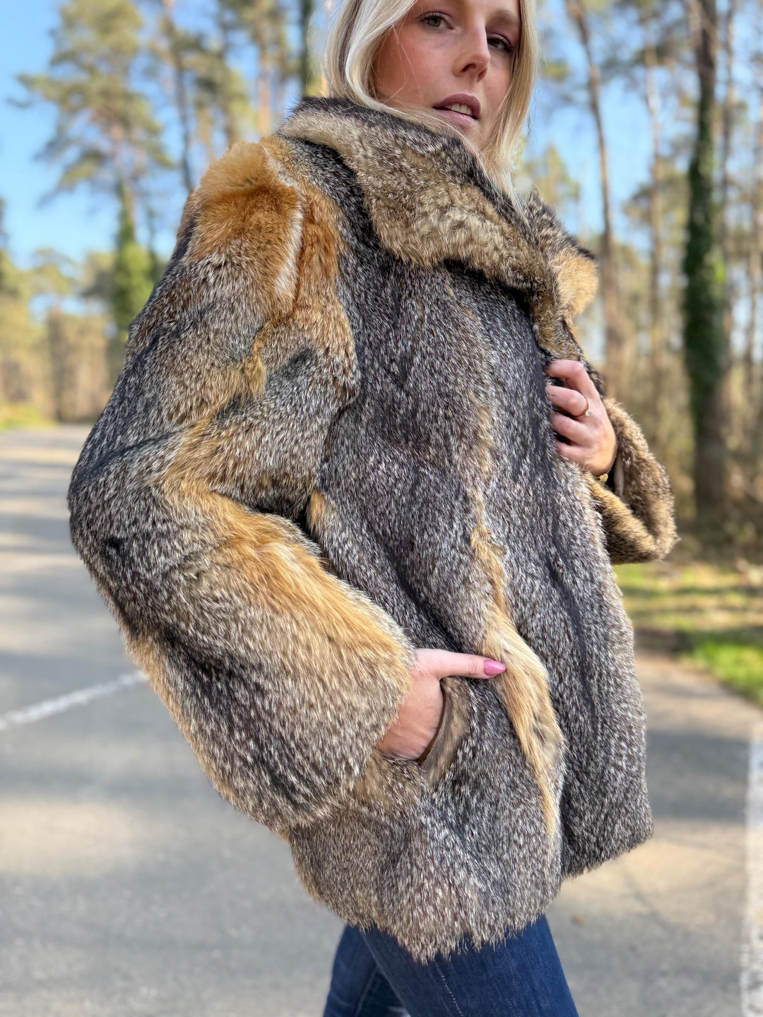 Grey Fox Fur Jacket, Medium Size, Women's Fur Coat, Cross Fox Design, Soft and Fluffy, Elegant and Eye-Catching, Luxurious Warm Fur, Vintage