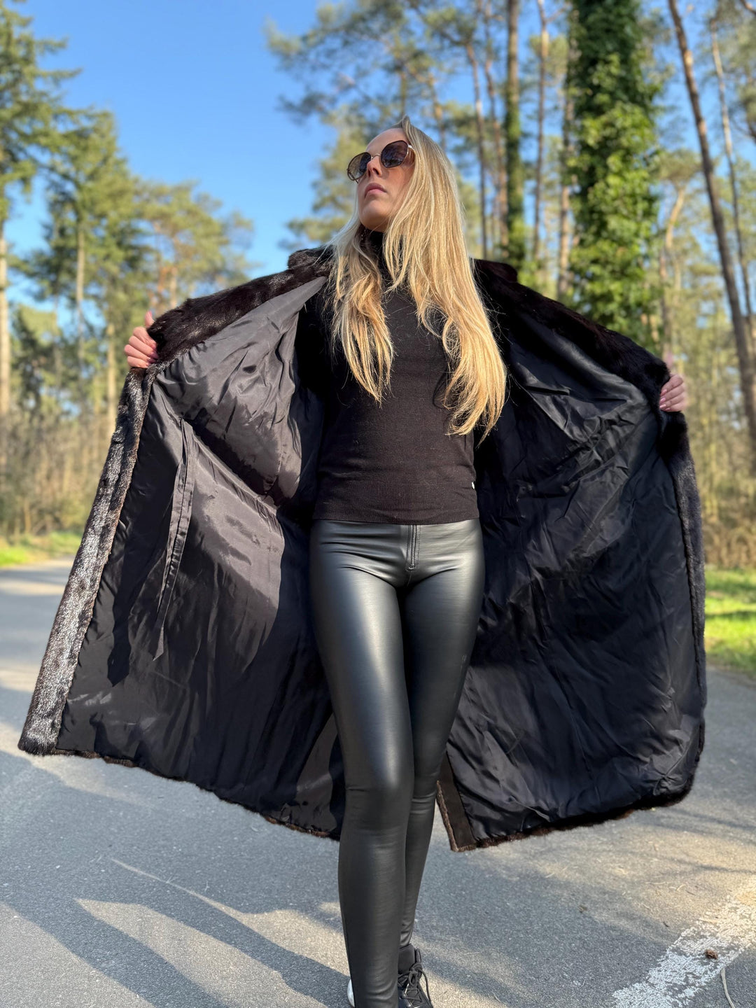 Natural Dark Brown Mink Fur Coat, Large Size, Excellent Condition, Full Length Coat, Soft Luxurious Mink, Classic Elegant Style, Warm Coat
