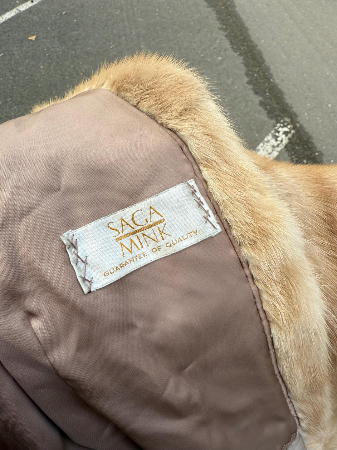 SAGA Mink White Cream Mink Fur Jacket, Medium Size, Soft and Thick Mink Fur, Real Mink, Excellent Condition, Elegant & Luxurious Fur Jacket