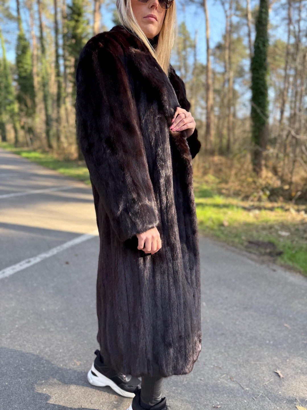 Natural Dark Brown Mink Fur Coat, Large Size, Excellent Condition, Full Length Coat, Soft Luxurious Mink, Classic Elegant Style, Warm Coat