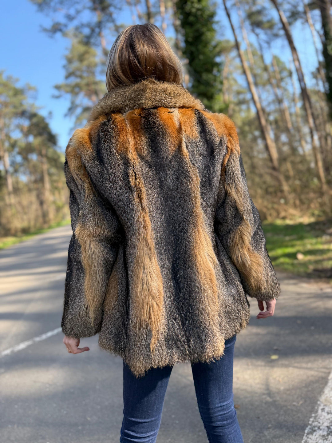 Grey Fox Fur Jacket, Medium Size, Women's Fur Coat, Cross Fox Design, Soft and Fluffy, Elegant and Eye-Catching, Luxurious Warm Fur, Vintage