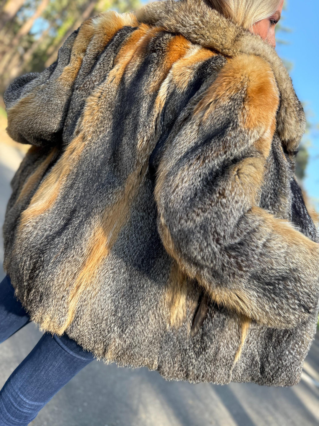 Grey Fox Fur Jacket, Medium Size, Women's Fur Coat, Cross Fox Design, Soft and Fluffy, Elegant and Eye-Catching, Luxurious Warm Fur, Vintage