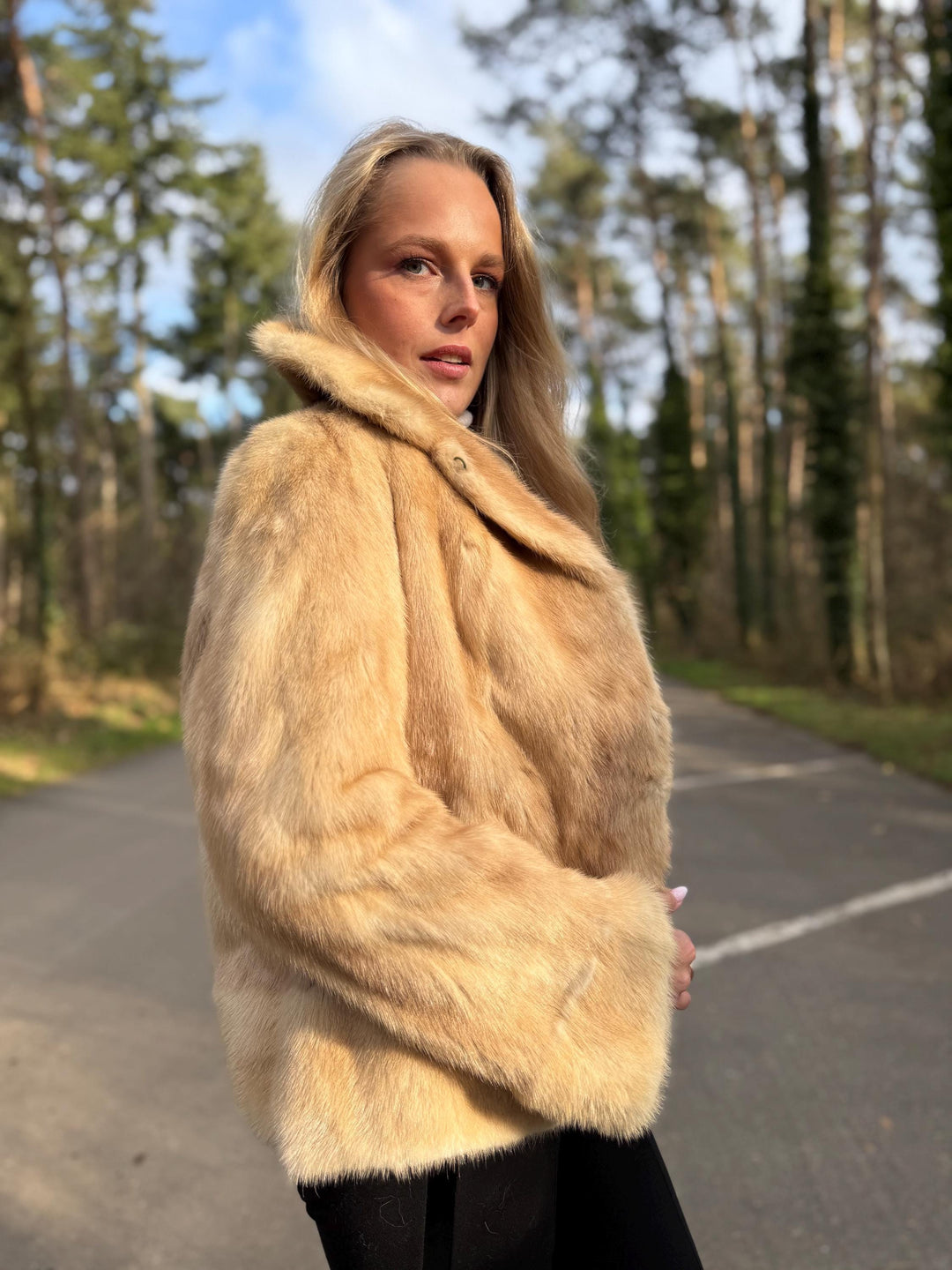Saga Mink Fur Jacket, Medium Size, Mink Jacket, Vintage Style, Elegant Luxury Fur, Premium Quality Women's Fur Jacket, Real Cream Mink Fur