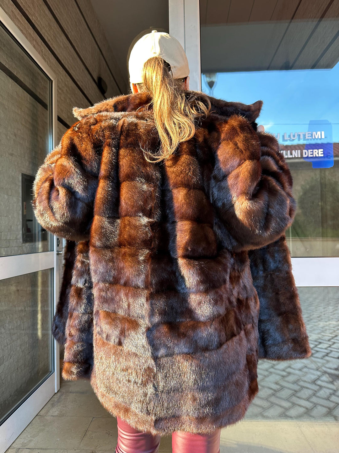 Large Brown Mink Coat, Elegant Mink Fur Coat, Classic Style, Mid-Length Luxury Fur Coat, Timeless Women's Outerwear, Warm Coat, Thick Mink