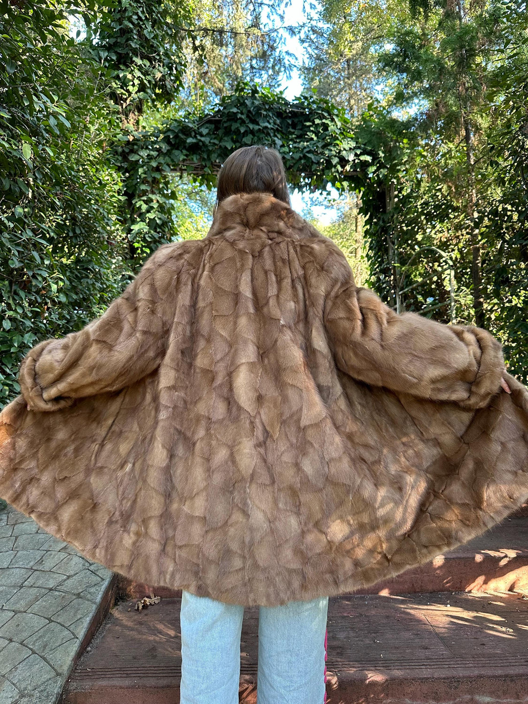 Pastel Brown Mink Swinger, XL/XXL Size, Luxurious and Eye-Catching Mink Fur Coat, Real Mink Fur, Elegant and Timeless Design, Pastel Mink