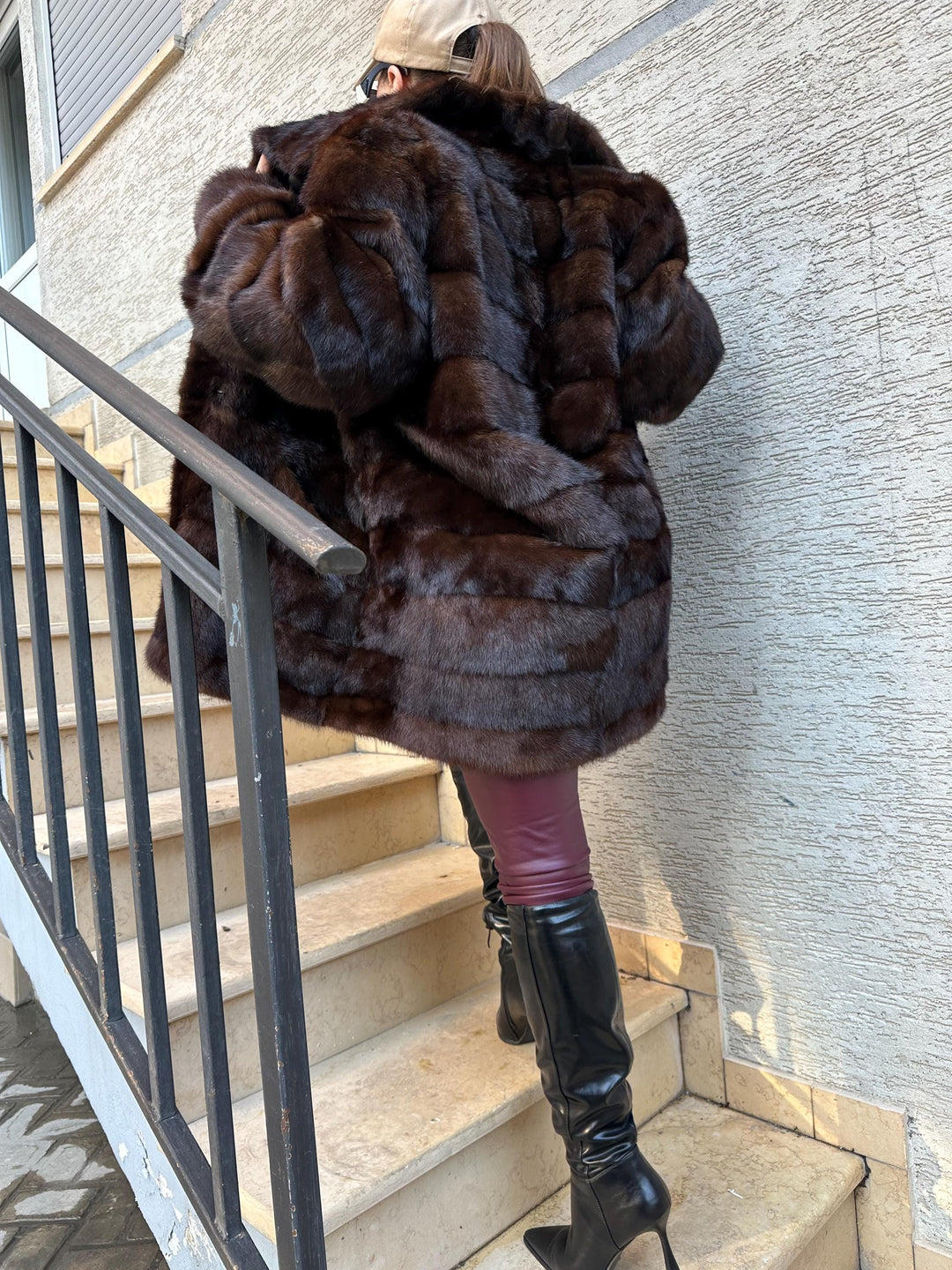Large Brown Mink Coat, Elegant Mink Fur Coat, Classic Style, Mid-Length Luxury Fur Coat, Timeless Women's Outerwear, Warm Coat, Thick Mink