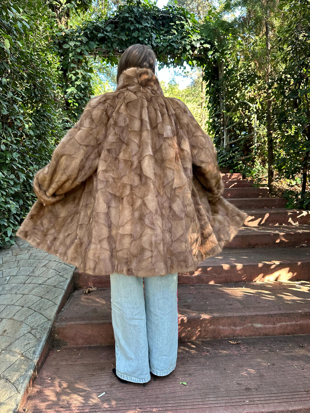 Pastel Brown Mink Swinger, XL/XXL Size, Luxurious and Eye-Catching Mink Fur Coat, Real Mink Fur, Elegant and Timeless Design, Pastel Mink