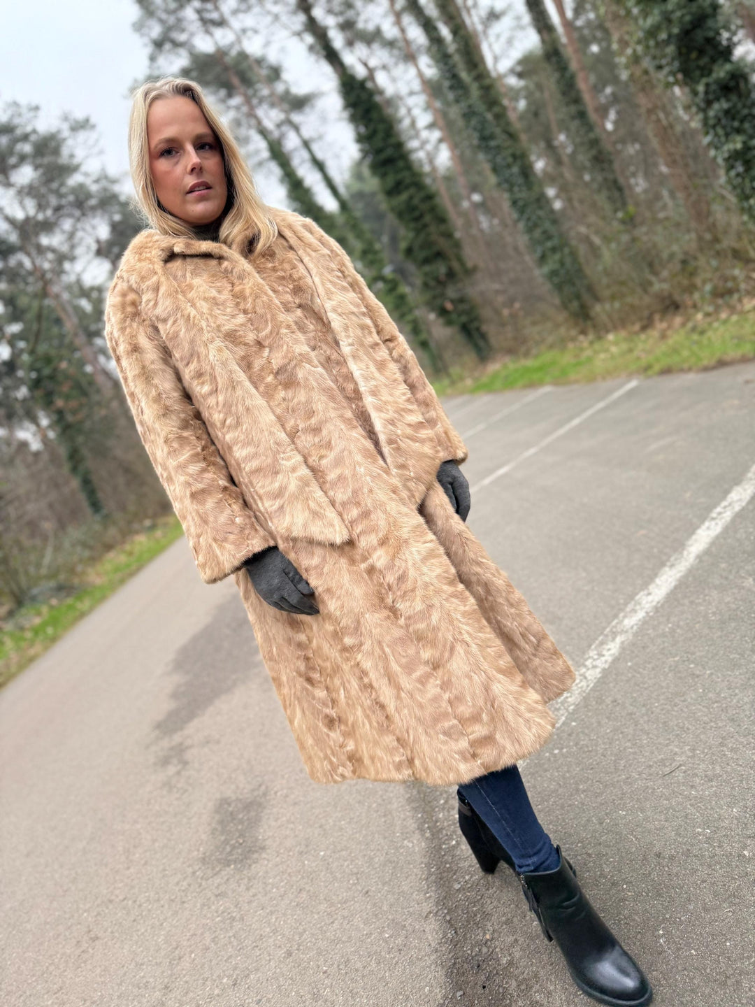 Beige Cream Mink Fur Coat, Small Size, Soft and Thick Mink Fur, Perfect Grey Lining, Luxurious and Elegant Outerwear, Women's Fur Coat, Mink