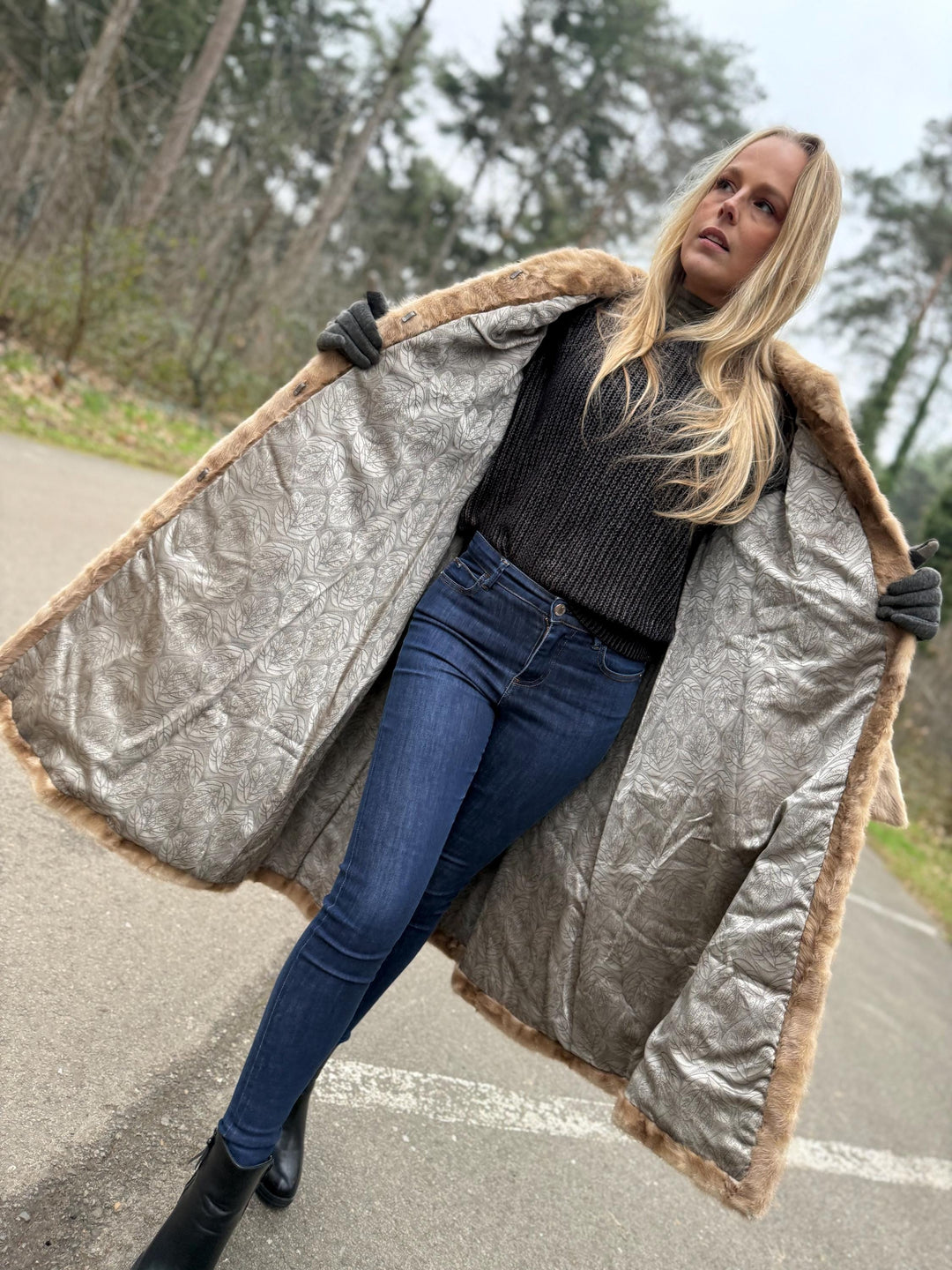 Beige Cream Mink Fur Coat, Small Size, Soft and Thick Mink Fur, Perfect Grey Lining, Luxurious and Elegant Outerwear, Women's Fur Coat, Mink