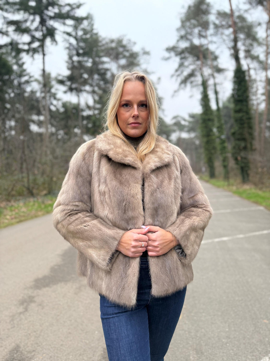 Grey SAGA Mink Short Fur Jacket, S/M Size, Soft and Luxurious Real Mink Fur, Elegant and Timeless Design, Pastel Mink, Real Mink Fur Jacket