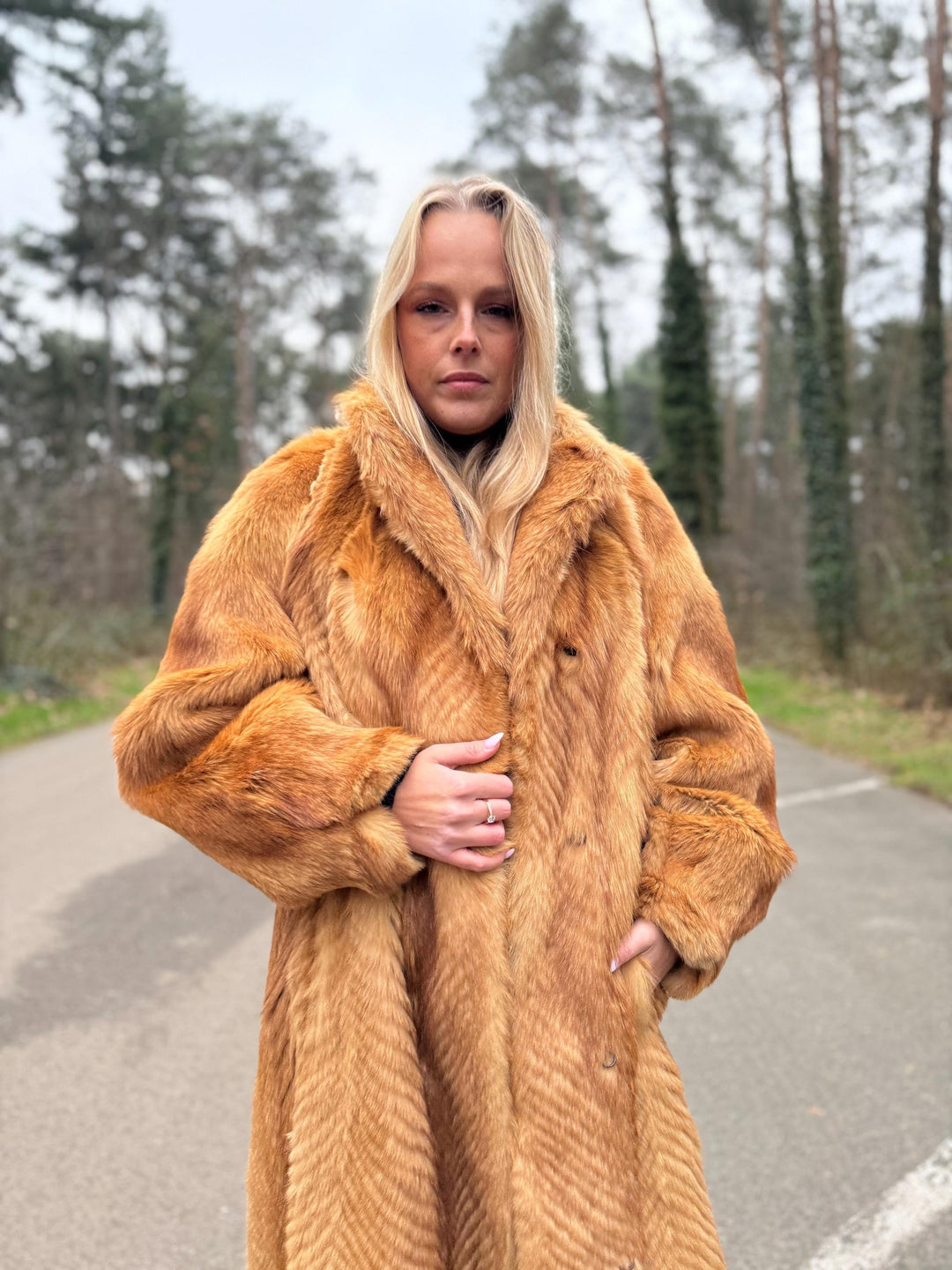 Golden Coyote Fur Coat, Large Size, Real Fur with Perfect Design Lining, Vintage Style, Luxurious & Warm Women's Outerwear, Coyote Fur Coat