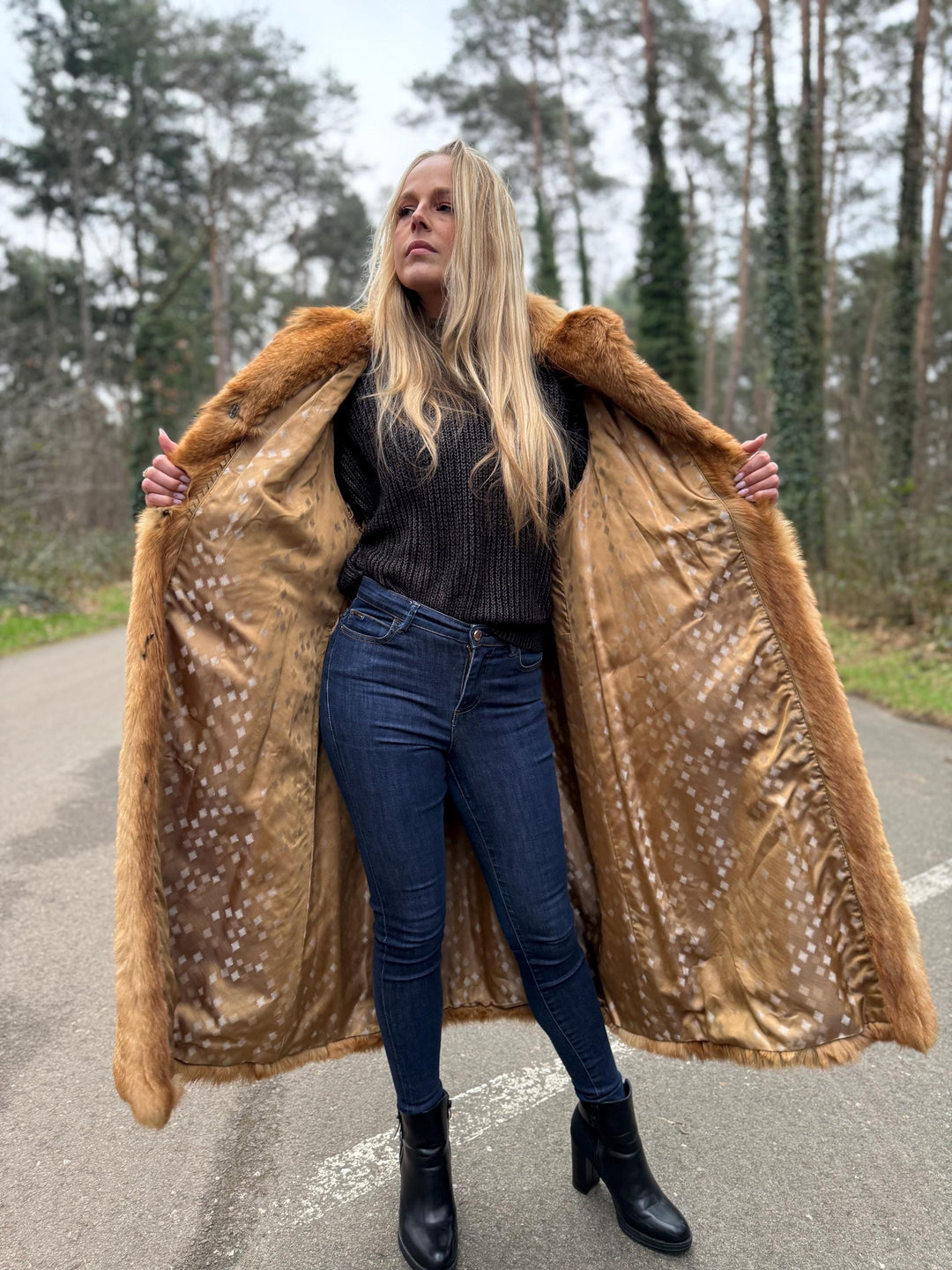 Golden Coyote Fur Coat, Large Size, Real Fur with Perfect Design Lining, Vintage Style, Luxurious & Warm Women's Outerwear, Coyote Fur Coat