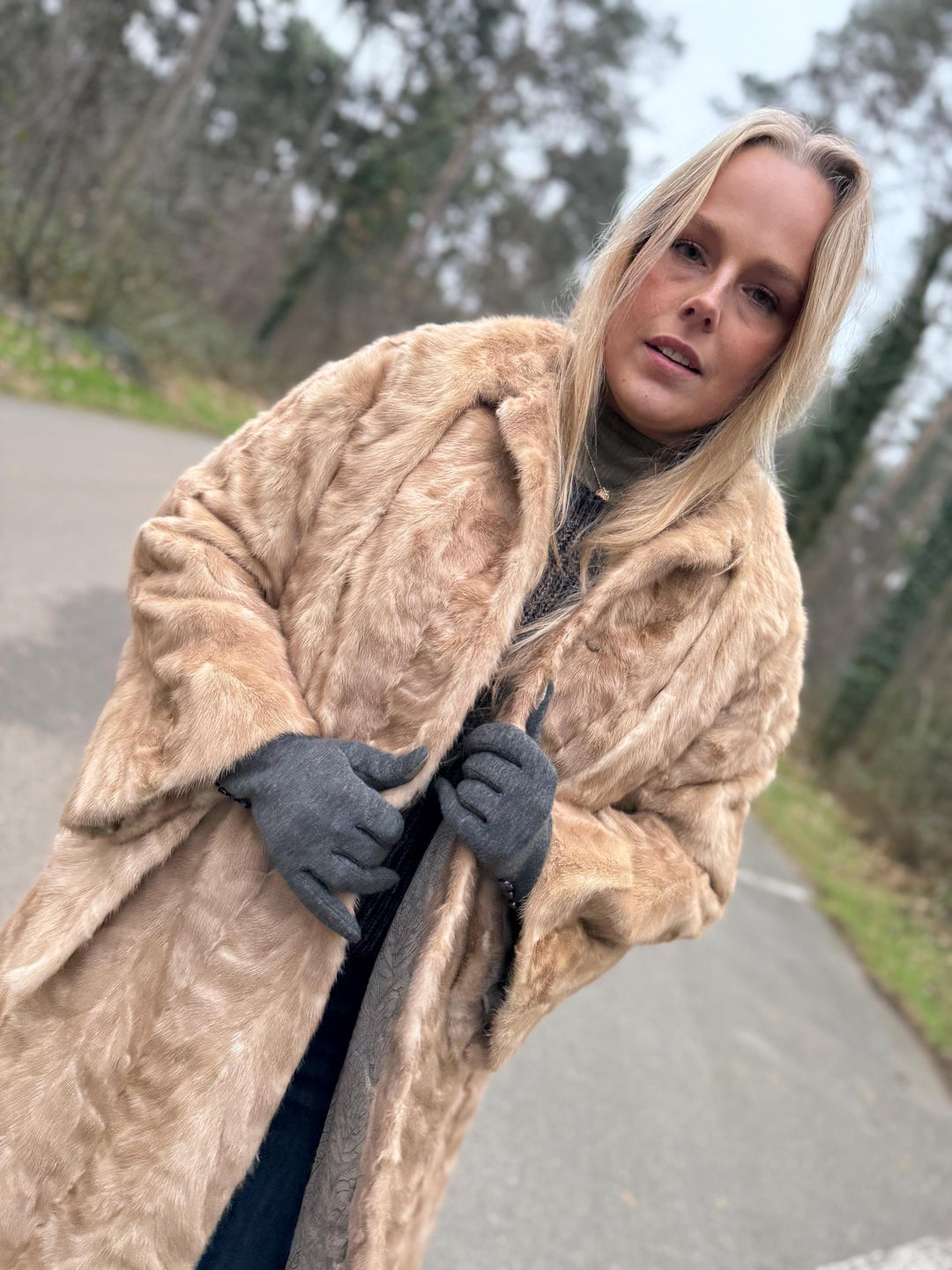 Beige Cream Mink Fur Coat, Small Size, Soft and Thick Mink Fur, Perfect Grey Lining, Luxurious and Elegant Outerwear, Women's Fur Coat, Mink