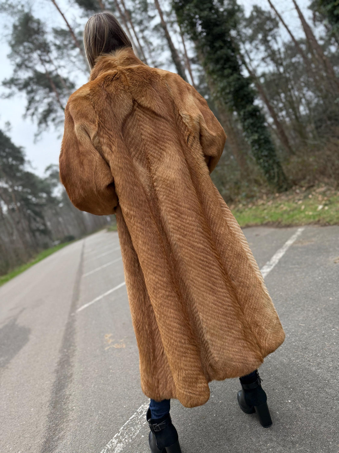 Golden Coyote Fur Coat, Large Size, Real Fur with Perfect Design Lining, Vintage Style, Luxurious & Warm Women's Outerwear, Coyote Fur Coat