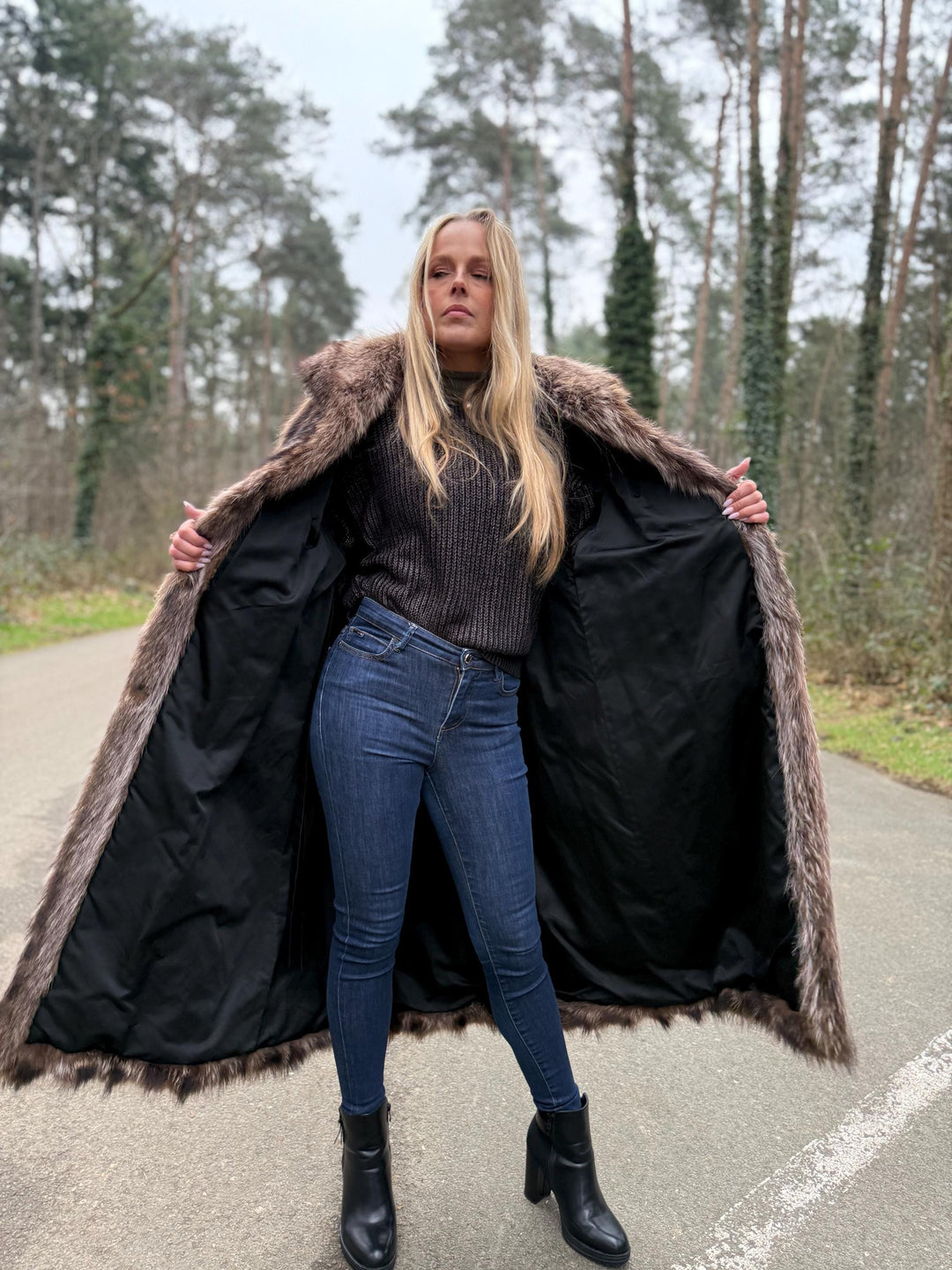 Full-Length Raccoon Fur Coat, Large Size, Thick and Soft Genuine Raccoon Fur, Elegant and Luxurious Design, Expensive Rich Style, Real Fur