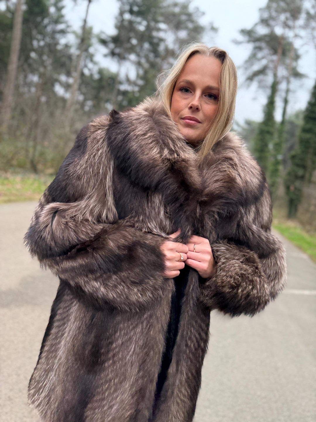Raccoon Fur Coat, Large Size, Luxurious and Classic Style, Warm & Soft Fur Coat, Perfect for Winter Season, Real Raccoon Fur, Vintage Coat