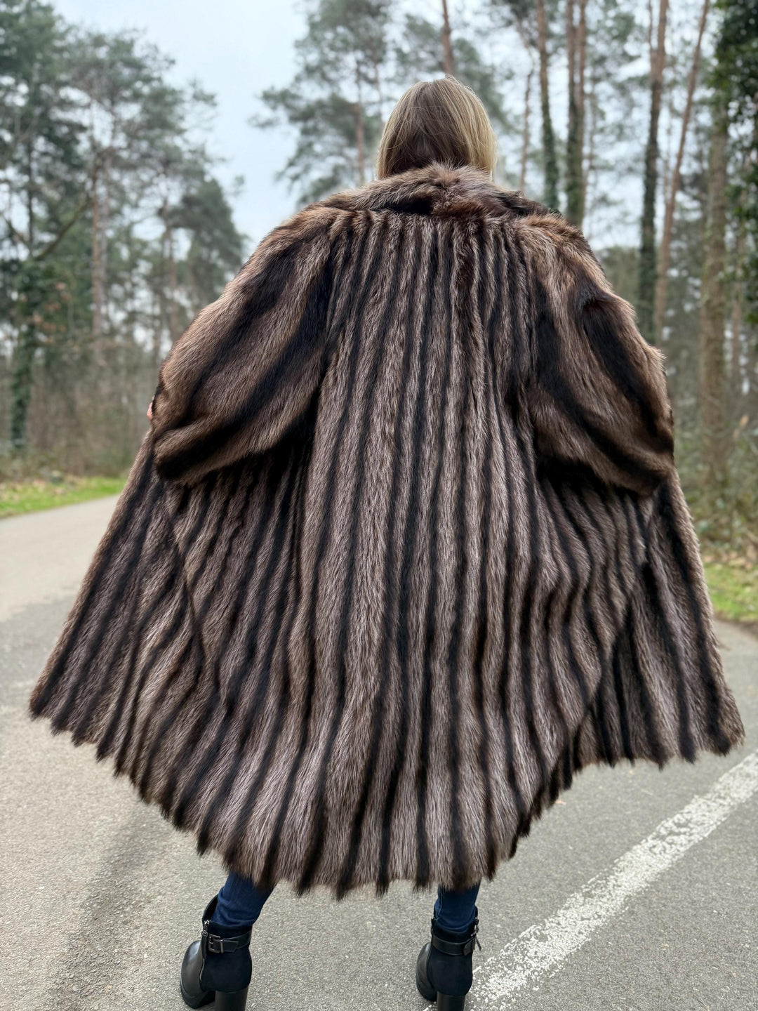 Full-Length Raccoon Fur Coat, Large Size, Thick and Soft Genuine Raccoon Fur, Elegant and Luxurious Design, Expensive Rich Style, Real Fur