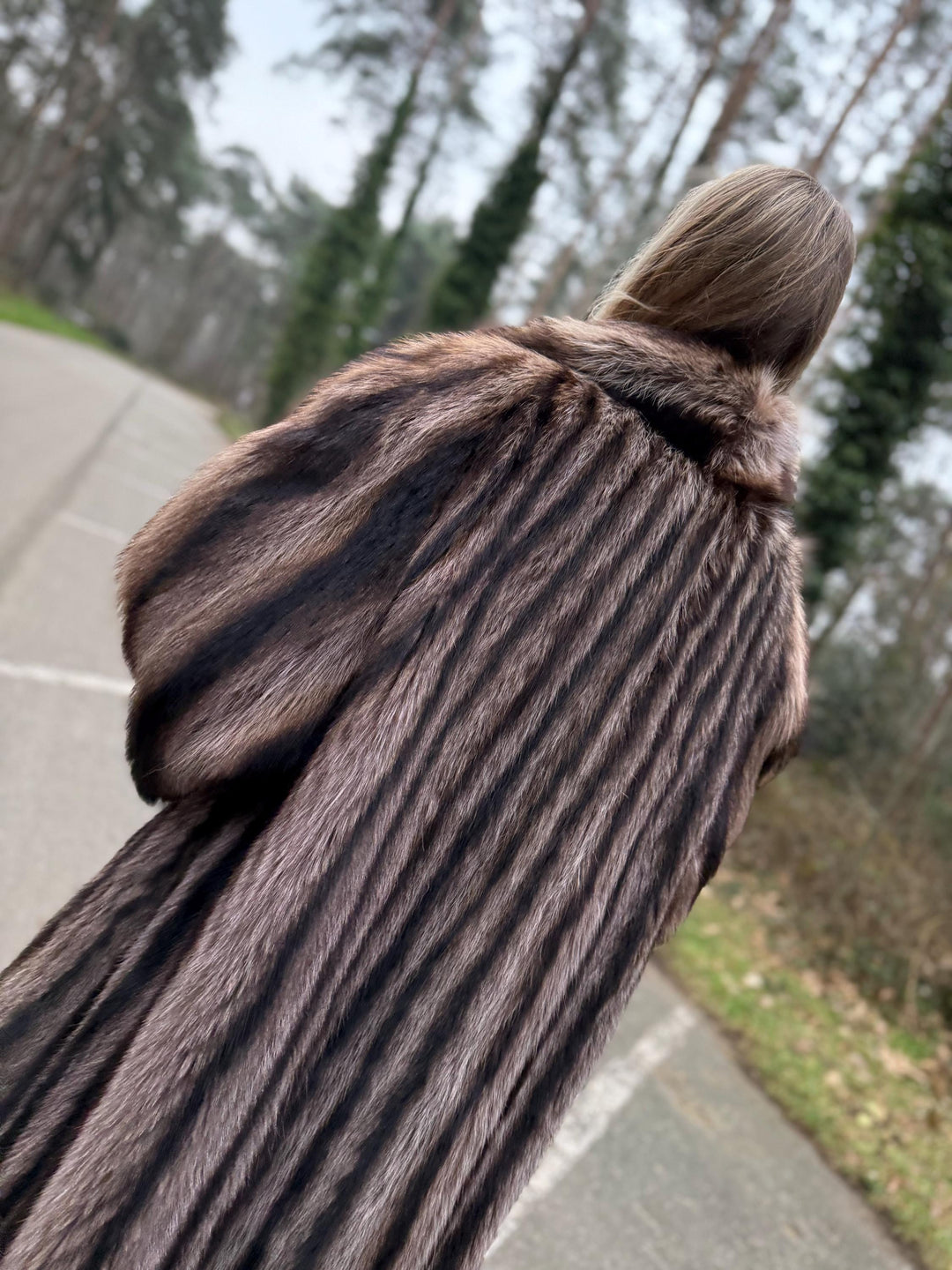 Full-Length Raccoon Fur Coat, Large Size, Thick and Soft Genuine Raccoon Fur, Elegant and Luxurious Design, Expensive Rich Style, Real Fur