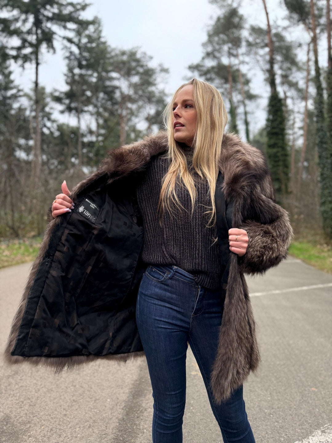 Raccoon Fur Coat, Large Size, Luxurious and Classic Style, Warm & Soft Fur Coat, Perfect for Winter Season, Real Raccoon Fur, Vintage Coat