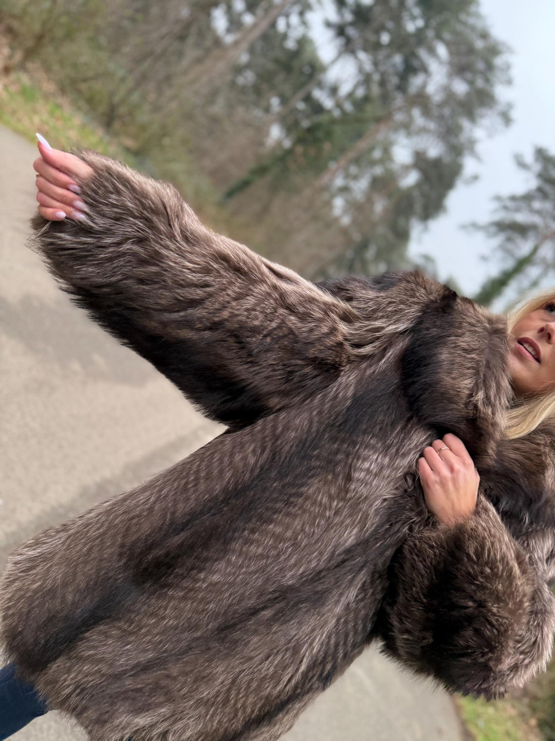 Raccoon Fur Coat, Large Size, Luxurious and Classic Style, Warm & Soft Fur Coat, Perfect for Winter Season, Real Raccoon Fur, Vintage Coat
