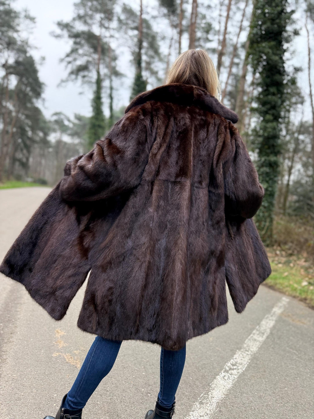 Mink Coat in Natural Brown Color, Large Size, Mid-Length Fur Coat, Real Mink Fur, Elegant Women's Outerwear, Thick and Soft Mink Fur Coat