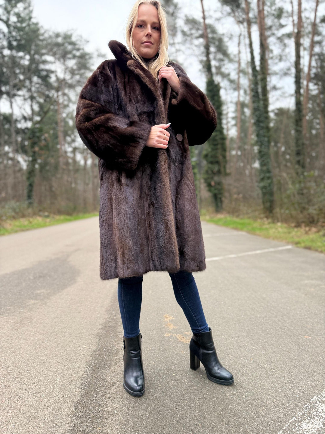 Mink Coat in Natural Brown Color, Large Size, Mid-Length Fur Coat, Real Mink Fur, Elegant Women's Outerwear, Thick and Soft Mink Fur Coat