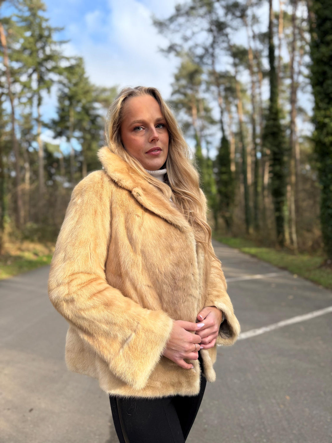 Saga Mink Fur Jacket, Medium Size, Mink Jacket, Vintage Style, Elegant Luxury Fur, Premium Quality Women's Fur Jacket, Real Cream Mink Fur