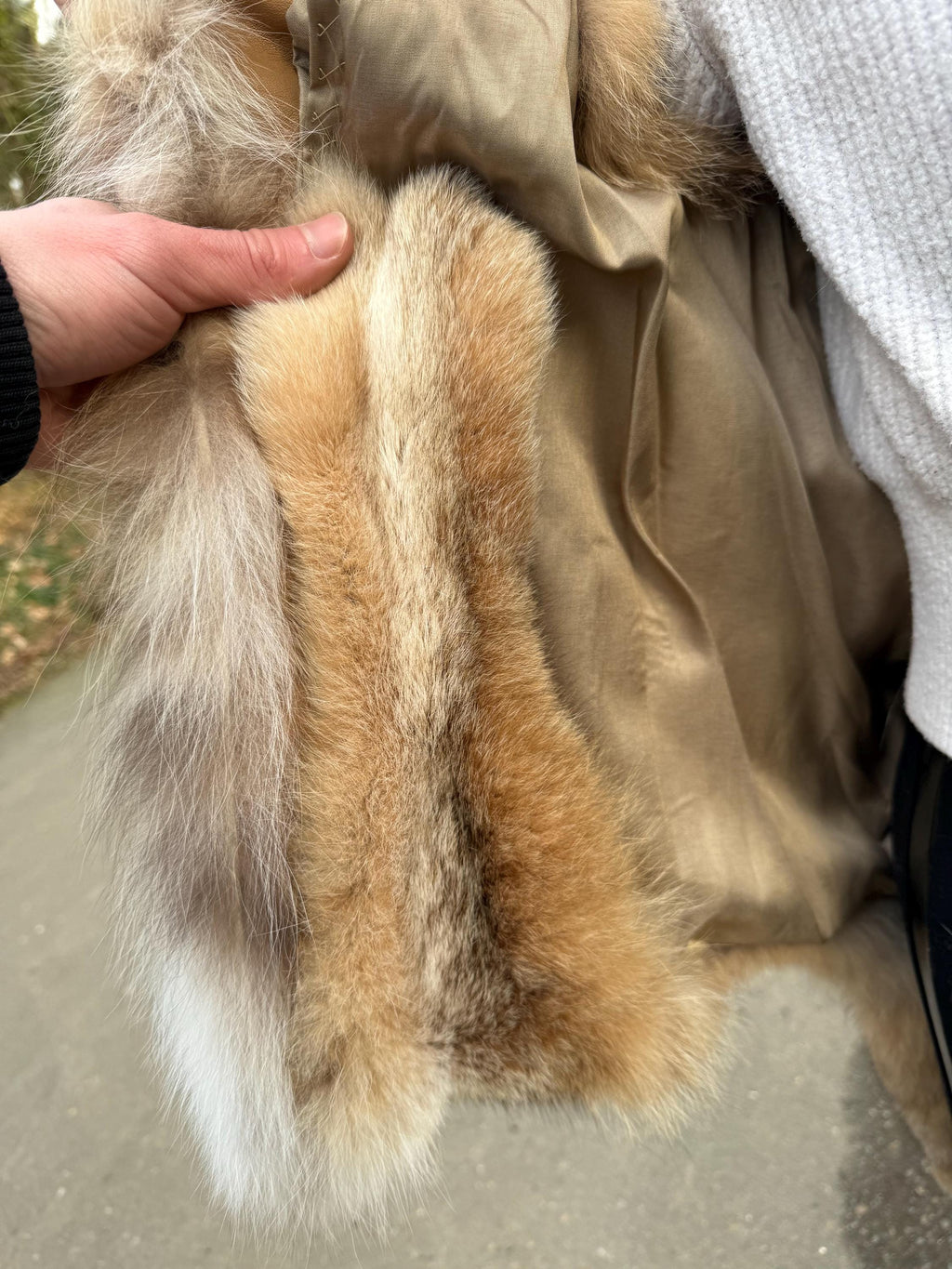 New Lynx Fur Vest in Medium Size, Highest Pelt Quality, Real Kanadian Lynx, Premium Lynx Fur Vest, Luxurious Lynx Women's Vest, Eye-Catching