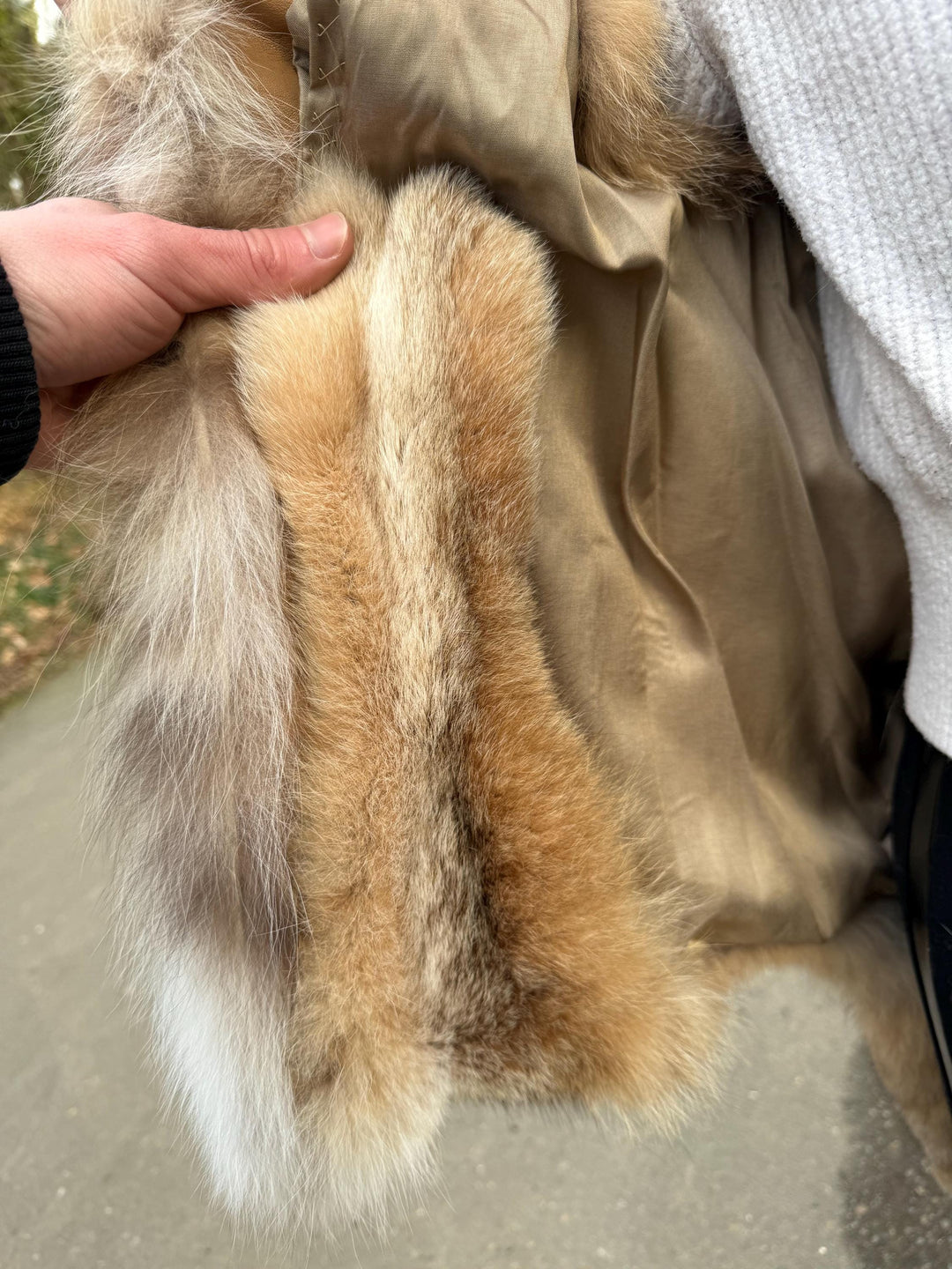 New Lynx Fur Vest in Medium Size, Highest Pelt Quality, Real Kanadian Lynx, Premium Lynx Fur Vest, Luxurious Lynx Women's Vest, Eye-Catching