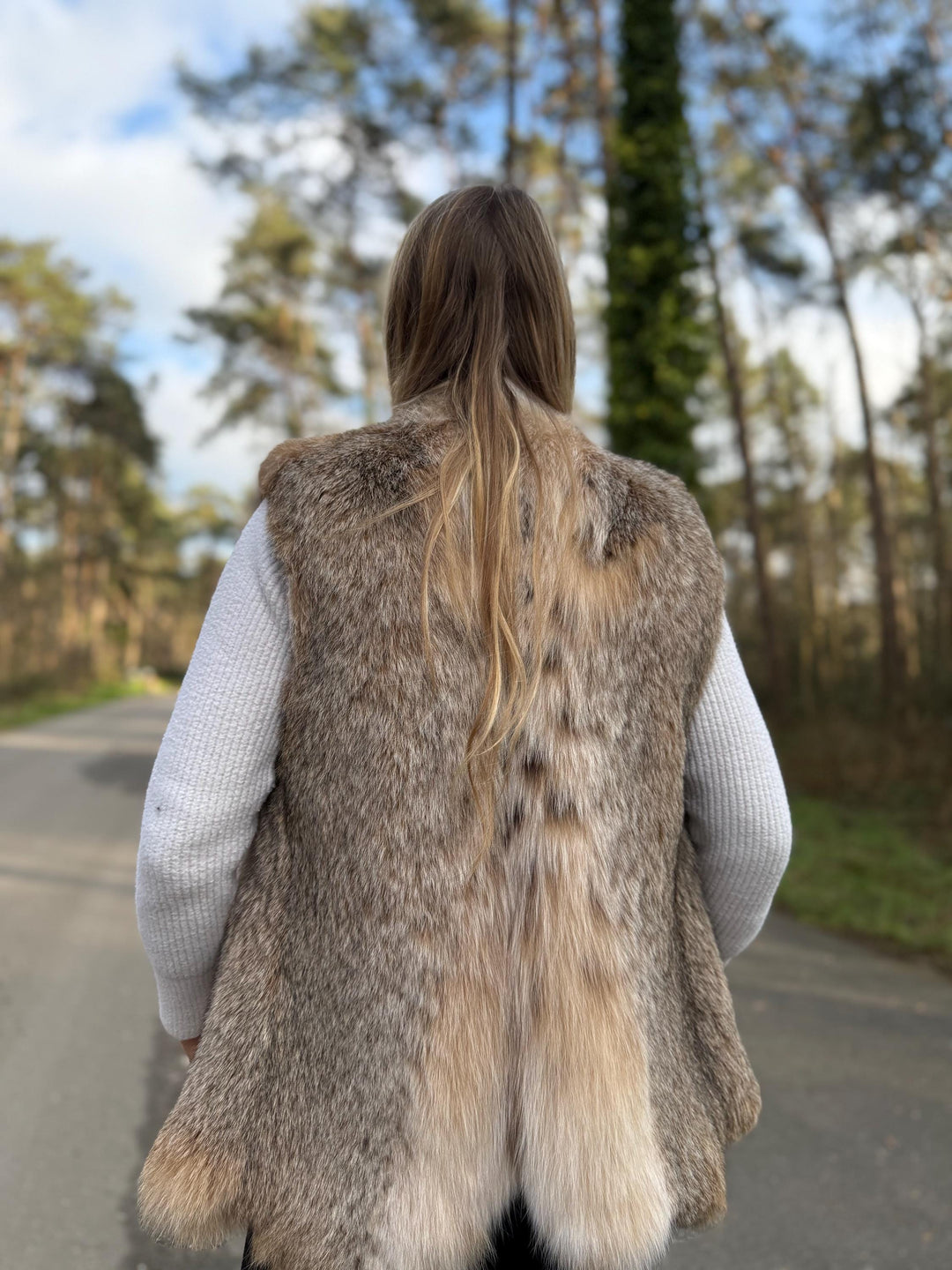 New Lynx Fur Vest in Medium Size, Highest Pelt Quality, Real Kanadian Lynx, Premium Lynx Fur Vest, Luxurious Lynx Women's Vest, Eye-Catching