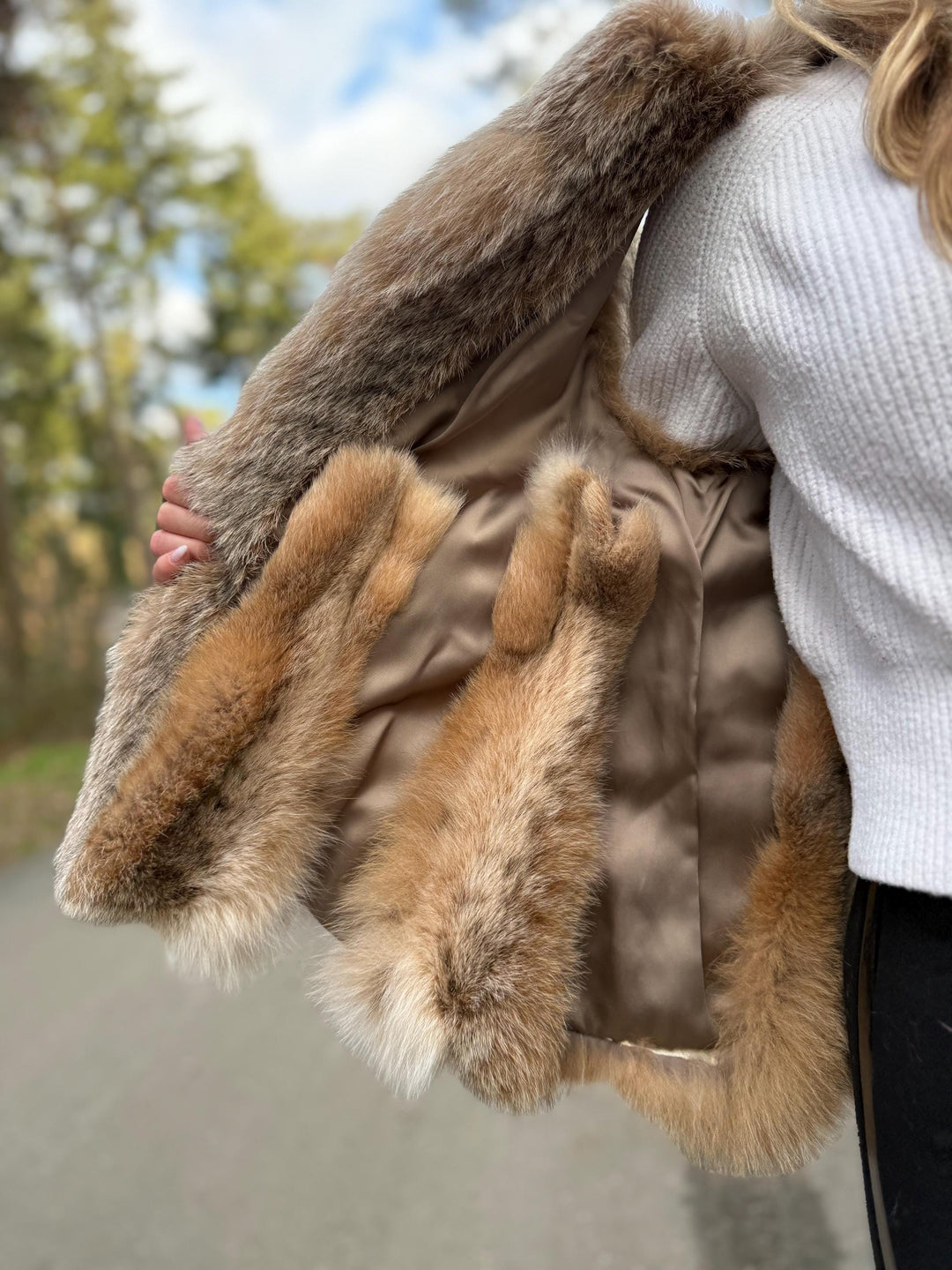 New Lynx Fur Vest in Medium Size, Highest Pelt Quality, Real Kanadian Lynx, Premium Lynx Fur Vest, Luxurious Lynx Women's Vest, Eye-Catching