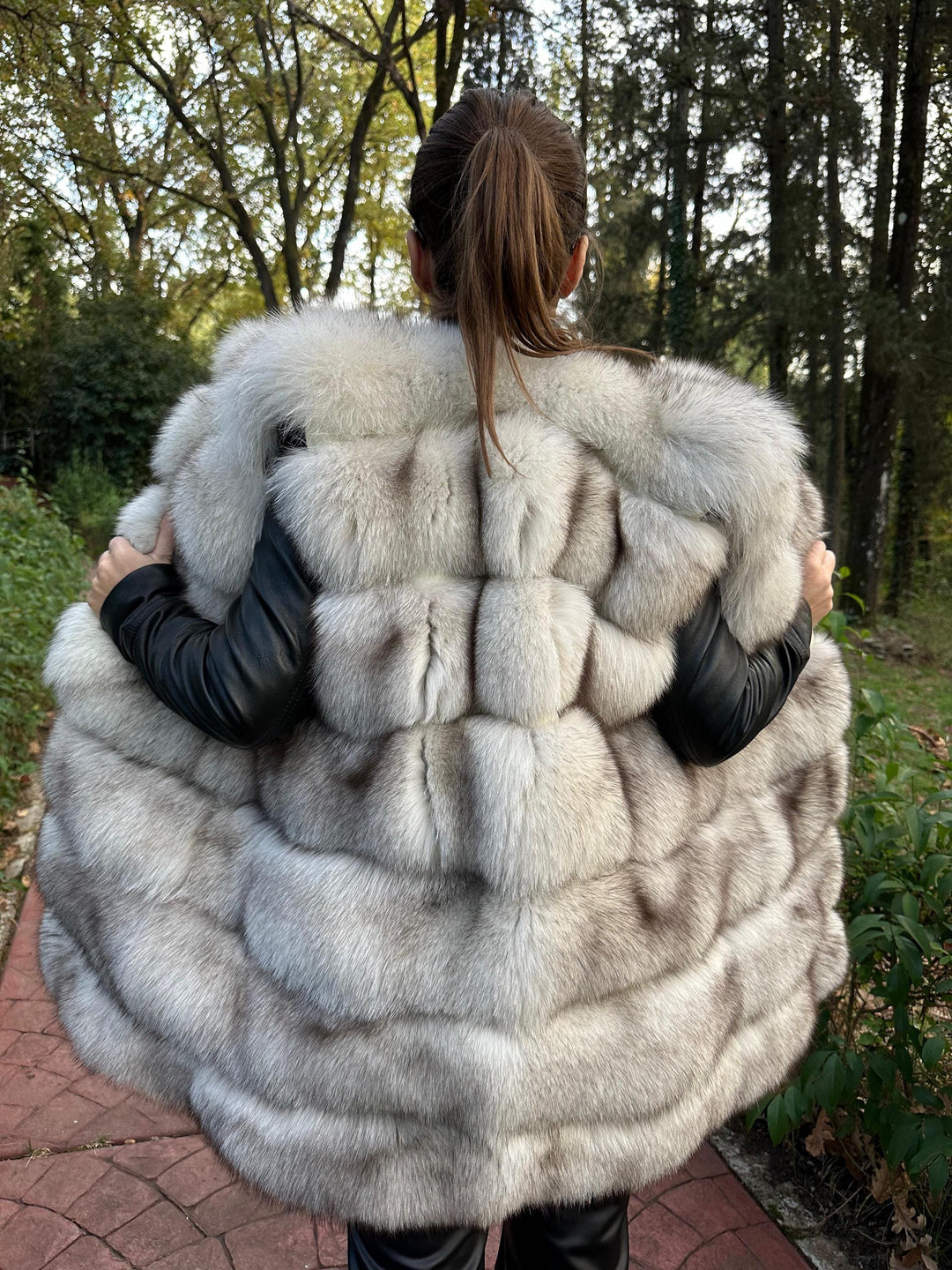 Small White Nordic Fox Vest, Perfect Lining, Very Soft Fur, Eye-Catching and Luxurious, A Must-Have Elegant Fur Vest, Real Fox Fur, Women's