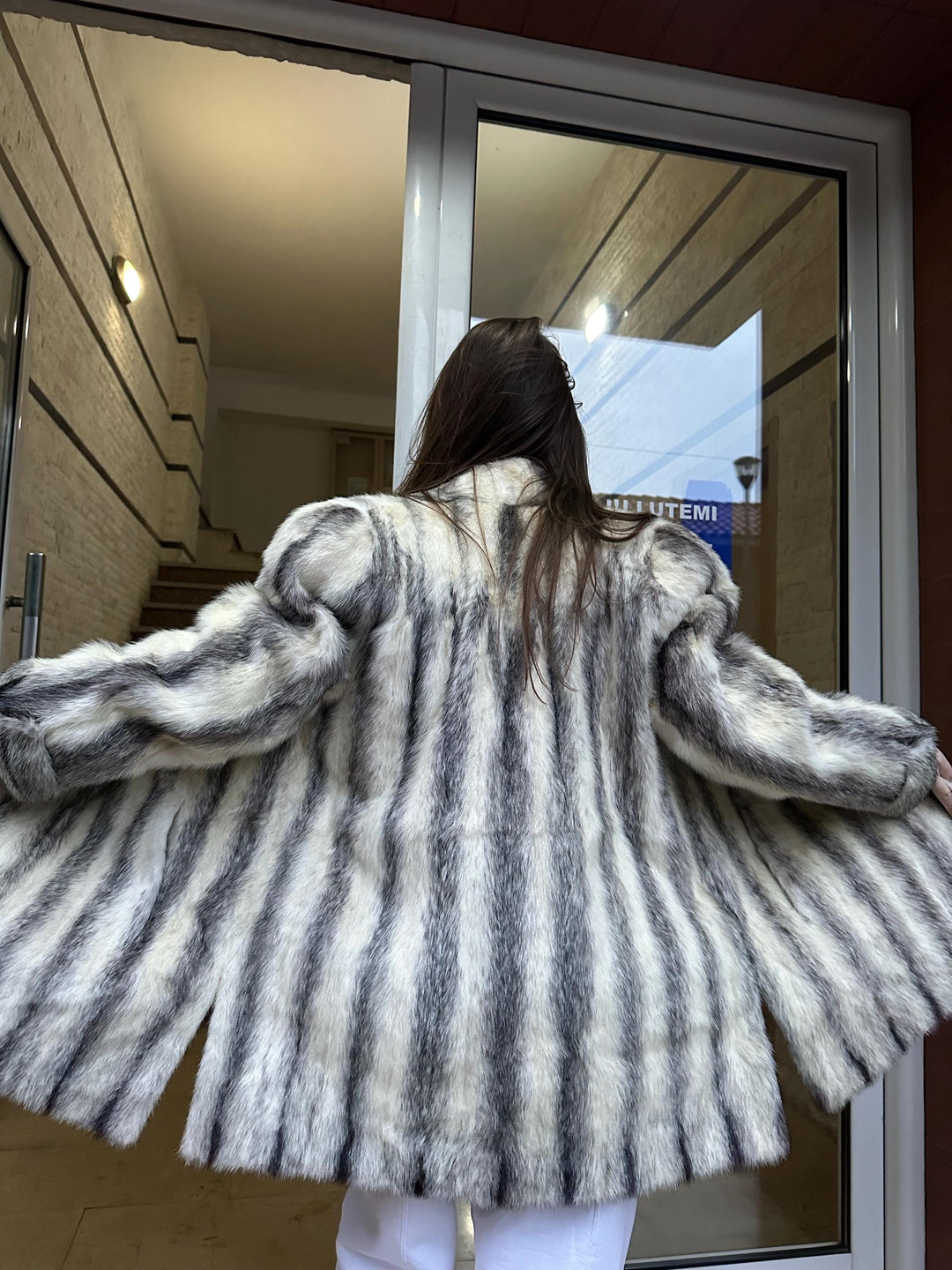 Cross Mink Fur Jacket, L/XL Size, Swinger Style, Real Mink Fur in White and Grey Design, Luxurious & Elegant, Vintage Fur Jacket, Real Mink