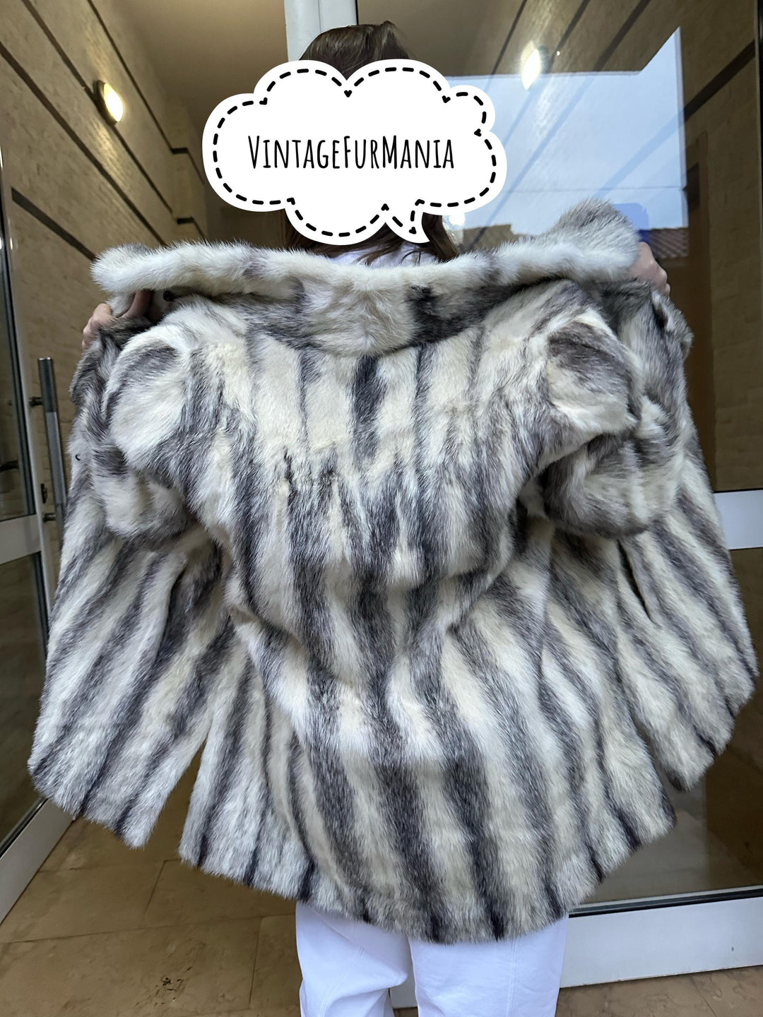 Cross Mink Fur Jacket, L/XL Size, Swinger Style, Real Mink Fur in White and Grey Design, Luxurious & Elegant, Vintage Fur Jacket, Real Mink