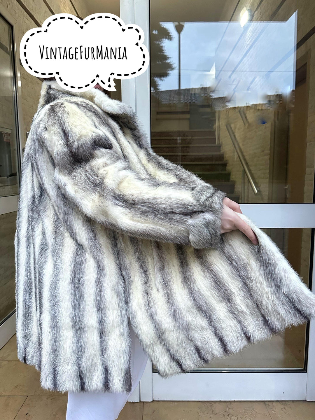 Cross Mink Fur Jacket, L/XL Size, Swinger Style, Real Mink Fur in White and Grey Design, Luxurious & Elegant, Vintage Fur Jacket, Real Mink