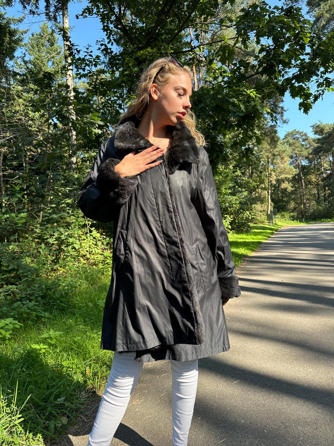 Brand New Black Winter Coat with Real Fur Inner Lining, L/XL Size, Light and Warm Fur Coat, Luxuriously Soft and Perfect for Cold Weather