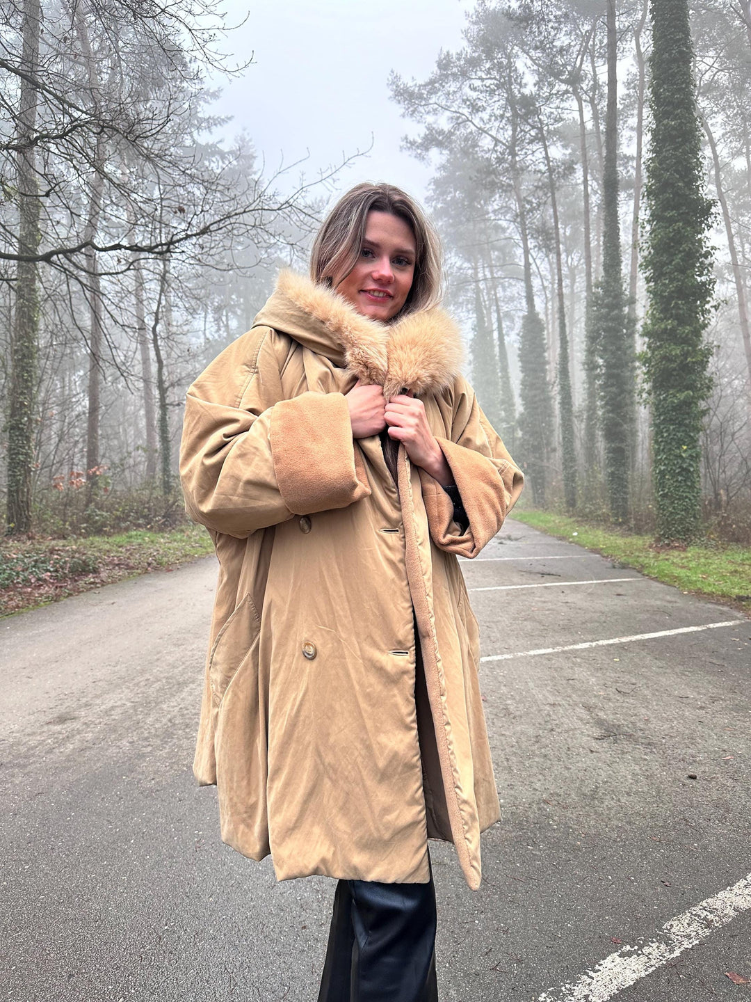 Max Mara Women's Coat with Real Fox Fur Collar, XL Size, Hooded Vintage Coat, Beige Creamy Color, Luxurious and Elegant Outerwear, Max Mara