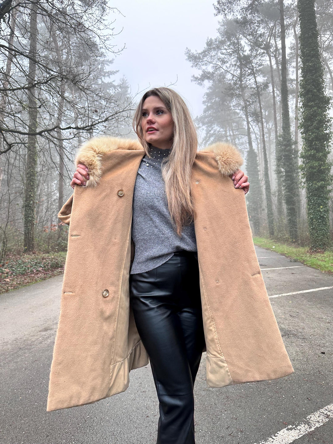 Max Mara Women's Coat with Real Fox Fur Collar, XL Size, Hooded Vintage Coat, Beige Creamy Color, Luxurious and Elegant Outerwear, Max Mara