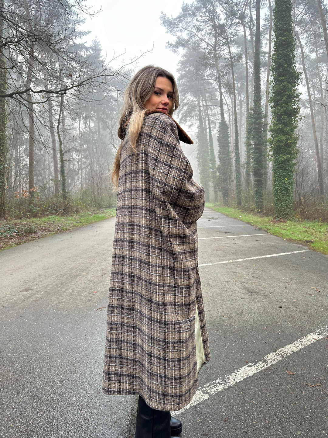 Emporio Armani Coat, One Size, Vintage Unique Style, Full-Length Women's Luxury Coat, Classy and Elegant Outerwear, Fits For All Sizes